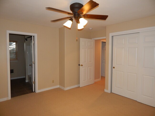 Building Photo - 269 Saddle Dr