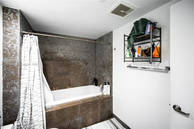 Building Photo - 475 Brickell Ave