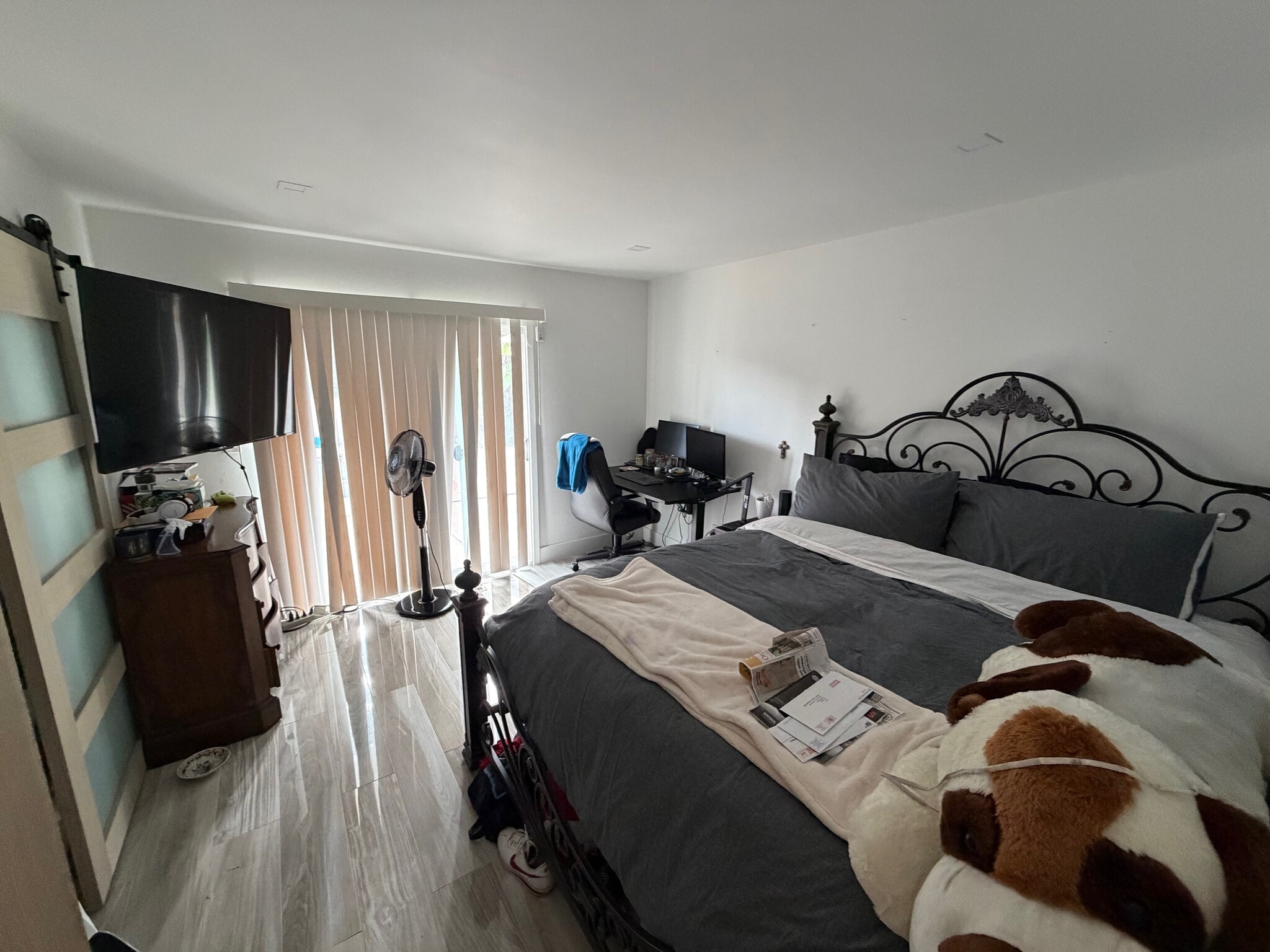 Building Photo - 2396 Redlands Dr