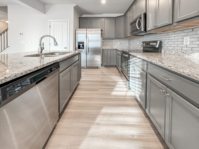 Building Photo - RENOVATED 4 BEDROOM/3 BATH IN VIRGINIA BEACH! READY FOR RENT!!