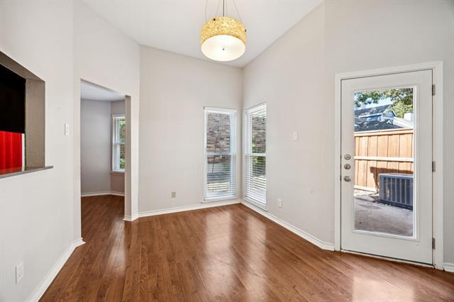 Building Photo - 18111 Whispering Gables Ln