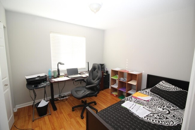 Building Photo - 1396 Banyan Way