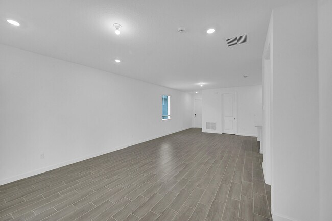 Building Photo - 3550 Angler Dr
