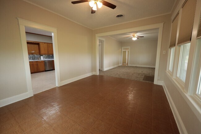 Building Photo - 2389 CR 158