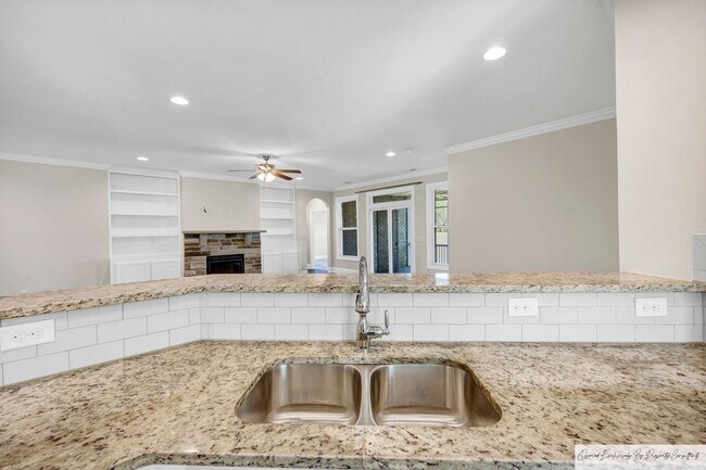 Building Photo - ONE STORY EXECUTIVE HOME READY FOR YOU IN REGATTA FOREST