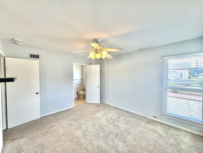 Building Photo - Beautiful 3bd/2ba HOUSE in Clairemont Mesa! 2-car Garage, AC, laundry, patio, VIEWS!