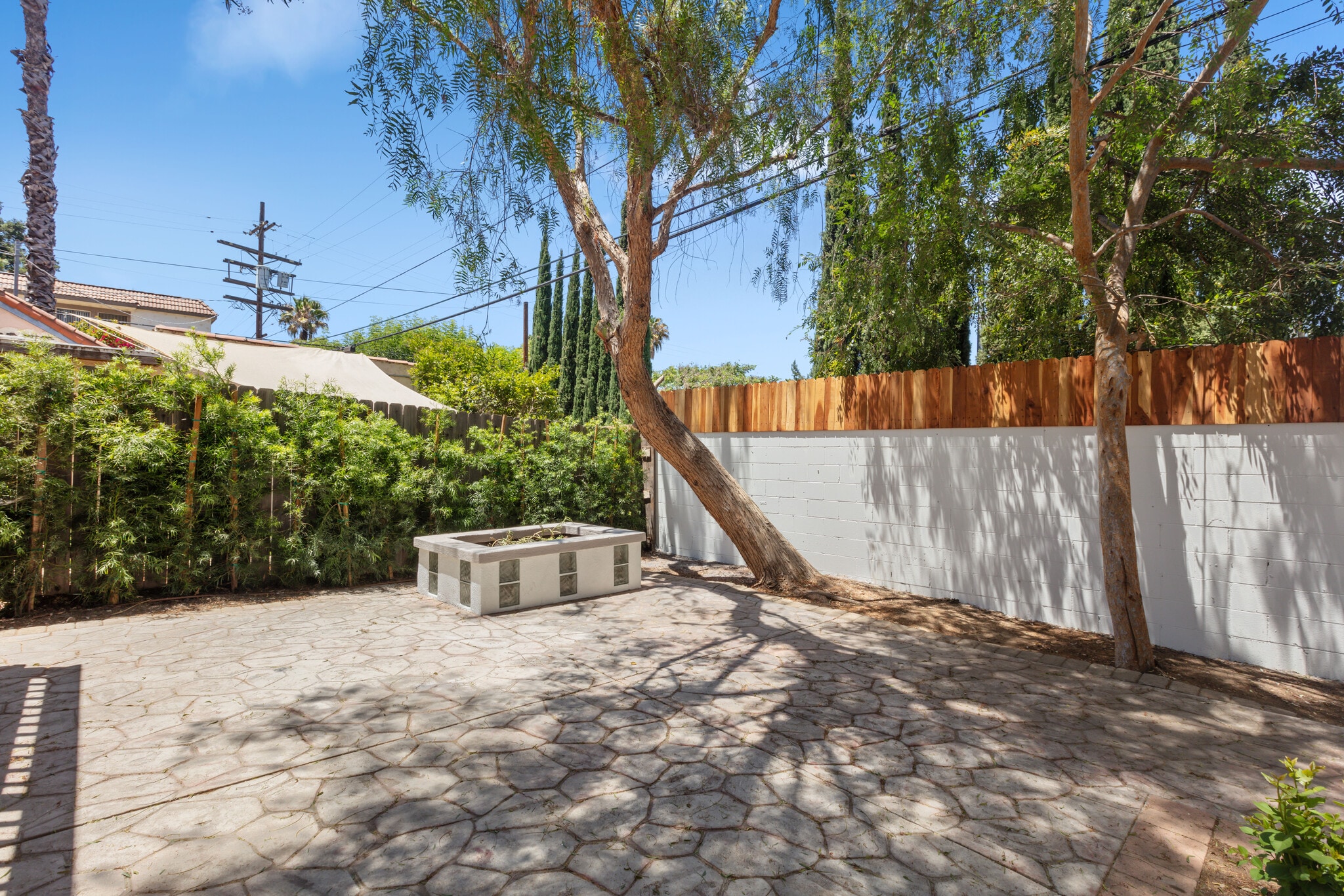 Entertainment Space - 11491 Sunshine Ter