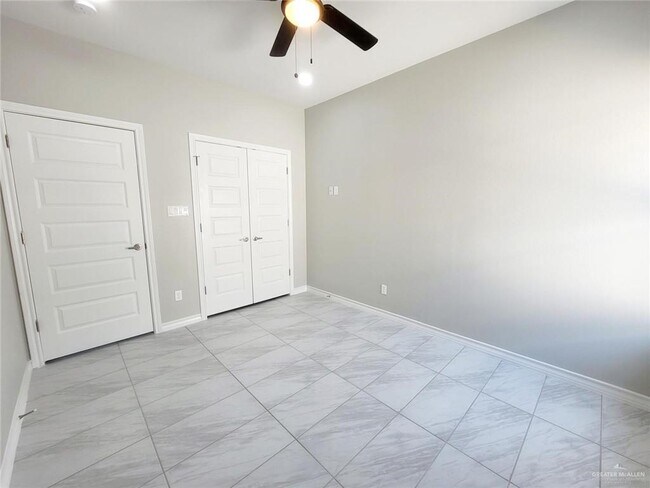 Building Photo - 14 Las Vistas Ln