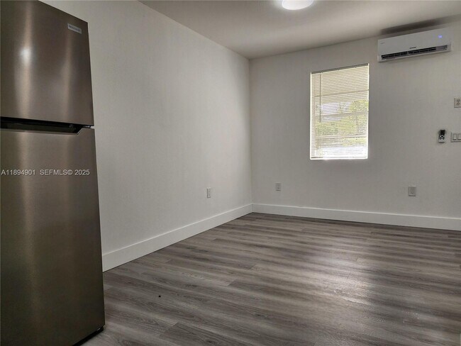 Building Photo - 5934 Buchanan St