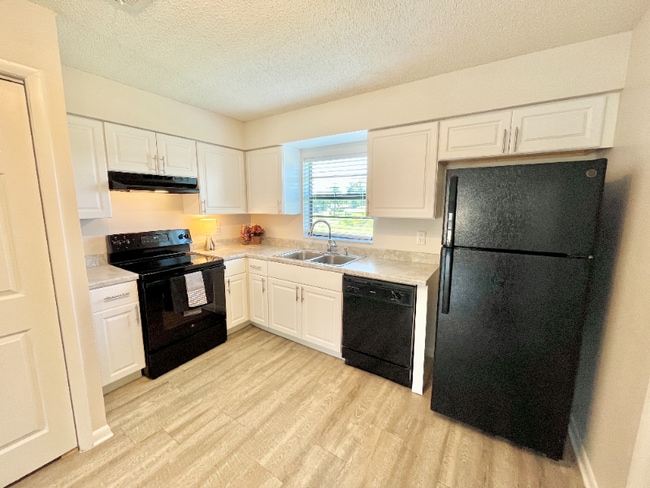 Building Photo - 5107 S Clarice Ct