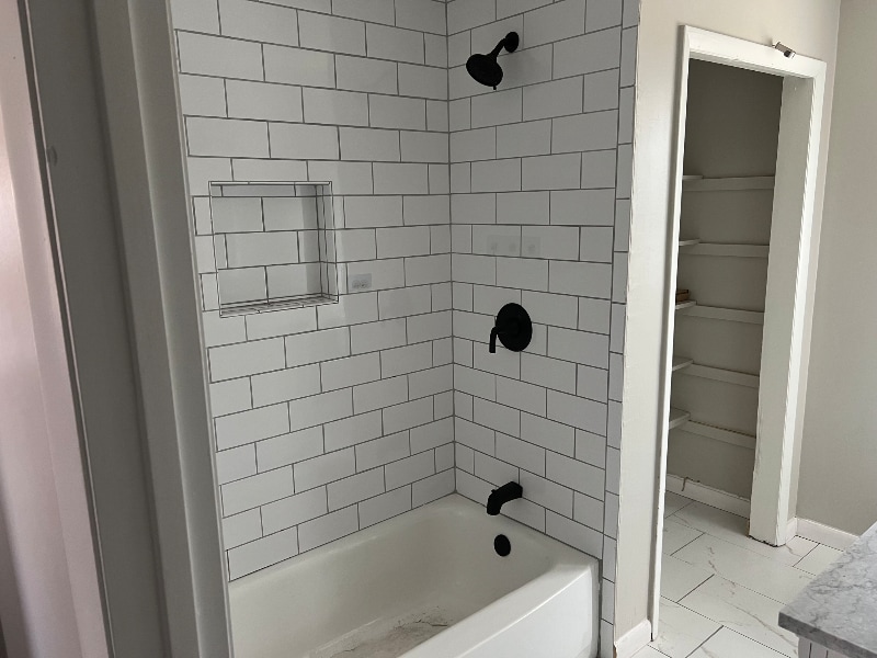 Building Photo - 524 Eastway Ave