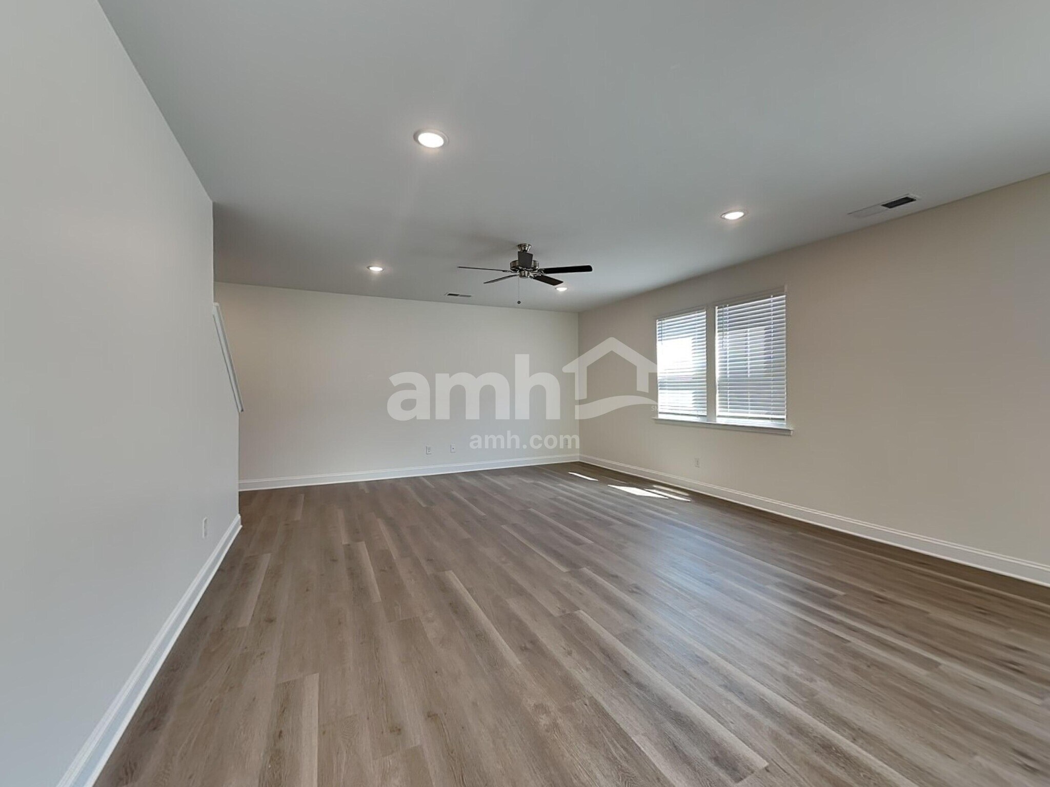 Building Photo - 3460 Lincoln Hts Ln