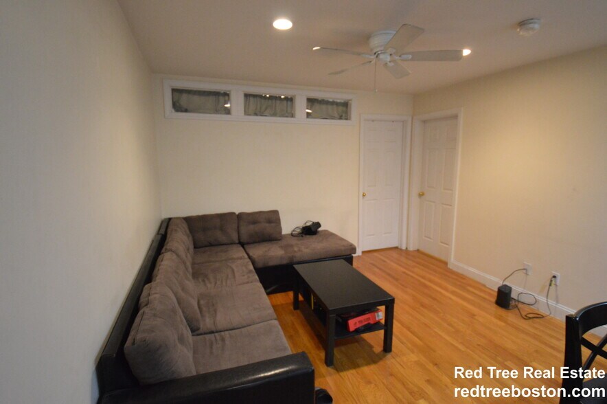 Building Photo - 66 Egmont St