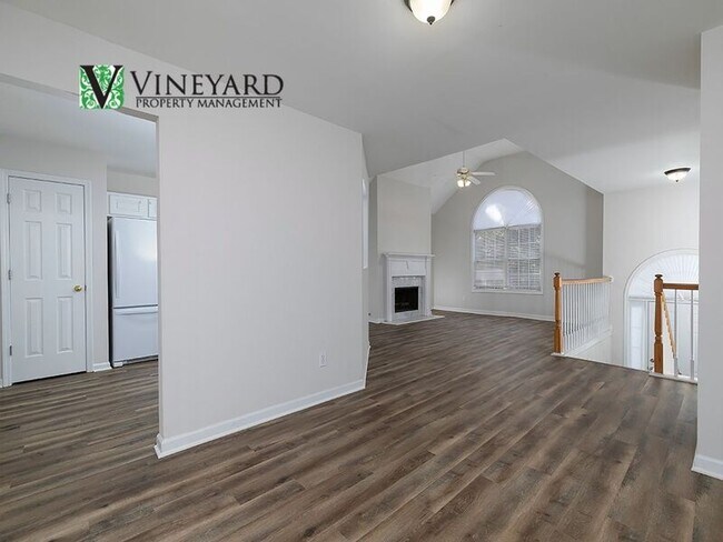 Building Photo - 3684 Autumn View Dr