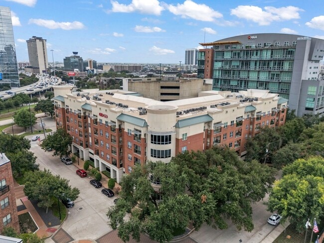 Building Photo - 300 St Joseph Pkwy