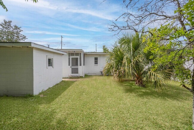 Building Photo - 20 Rollins Ave