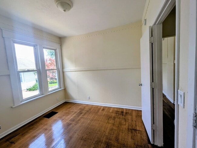 Building Photo - Remodeled 2-Bedroom, 1 Bath Home with Spacious Living Areas & Off-Street Parking