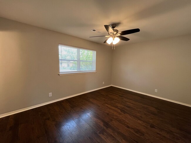 Building Photo - 3 bedroom in Broken Arrow!