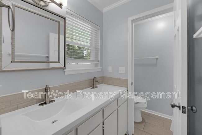 Building Photo - 2134 Vespers Dr