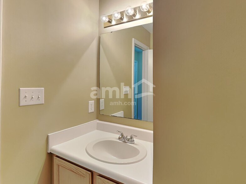 Building Photo - 6010 Woodmill Dr