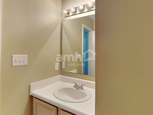 Building Photo - 6010 Woodmill Dr