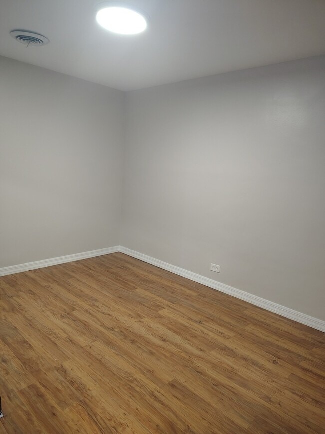 Building Photo - 4109 W 63rd St