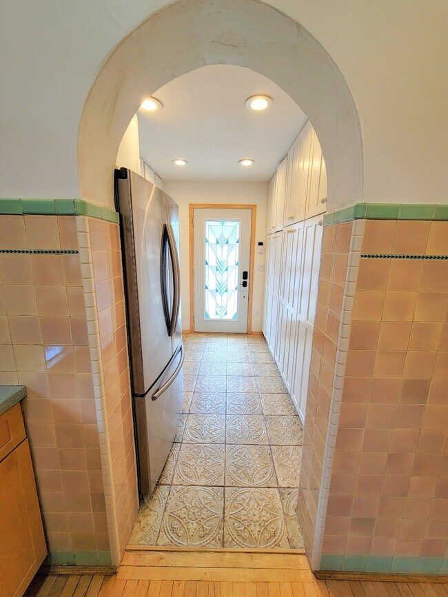 Back entry and floor to ceiling pantry - 615 N Lawe St