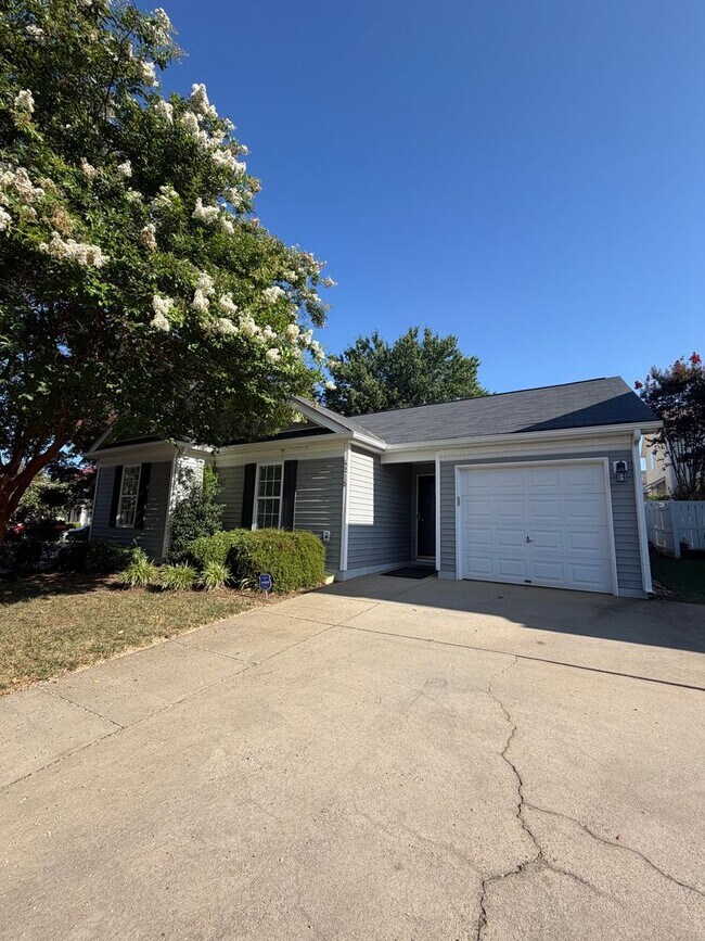 Building Photo - 4225 Hogan Ln