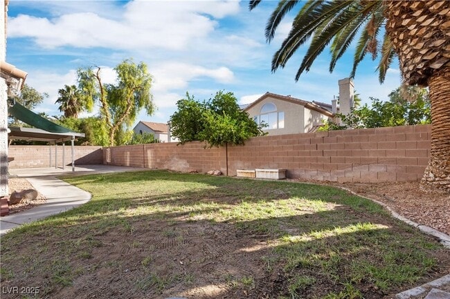 Building Photo - 7820 Mount Angel Dr