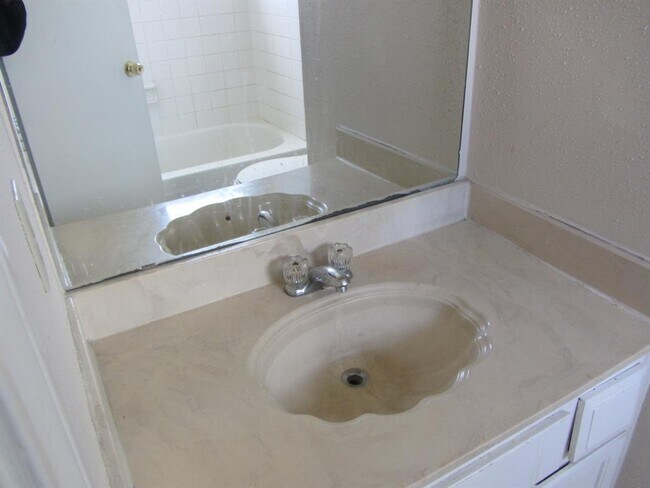 Building Photo - 5810 Twisted Pine Ct