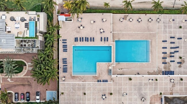 Building Photo - 2301 S Ocean Dr