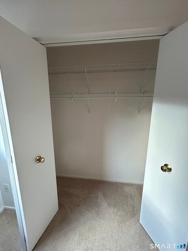 Building Photo - 419 Heritage Vlg