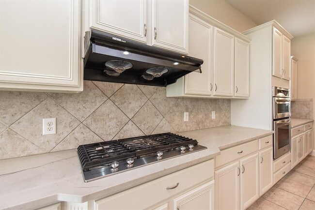 Building Photo - 25807 Somerset Meadows Ct
