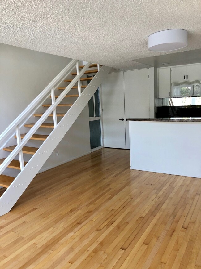 Building Photo - 12 Westwind St