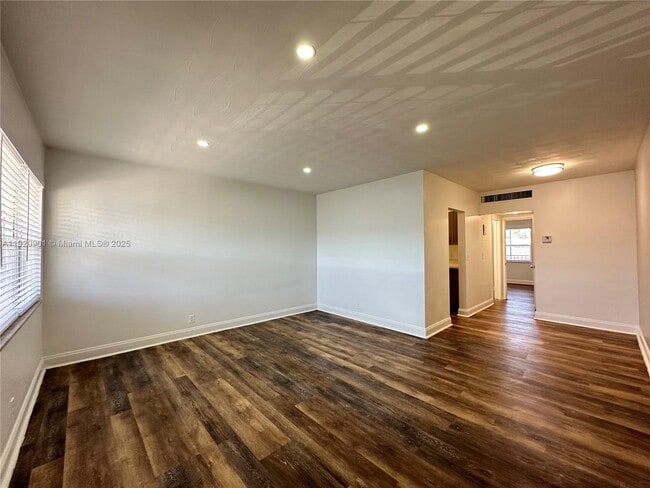 Primary Photo - 2300 Madison St