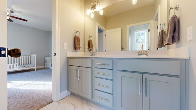 Building Photo - Luxury Home in gated Hampstead Community