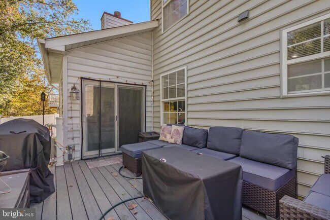 Building Photo - 3107 Ladova Way