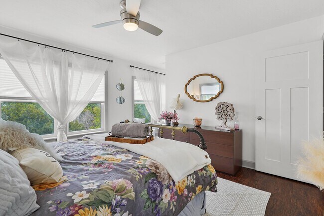 Building Photo - 500 Turnberry Ln