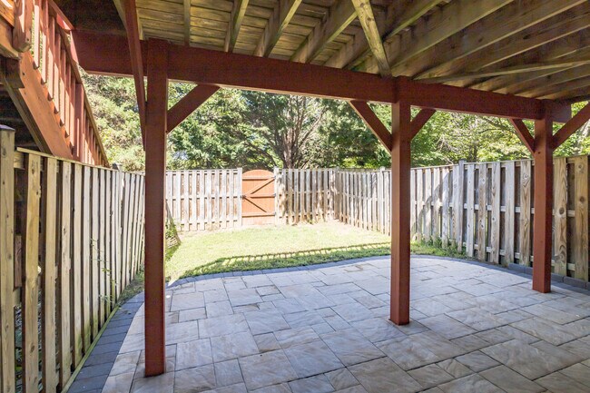 Building Photo - 15598 Avocet Loop