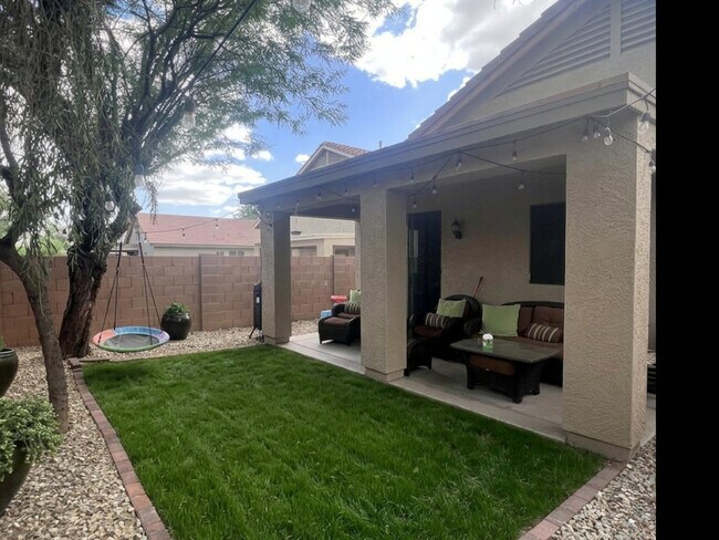 Building Photo - 17565 N 167th Dr
