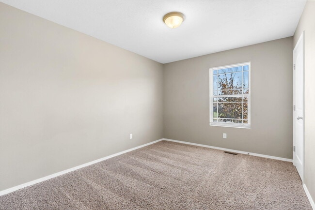 Building Photo - 1115 S Tanner Dr