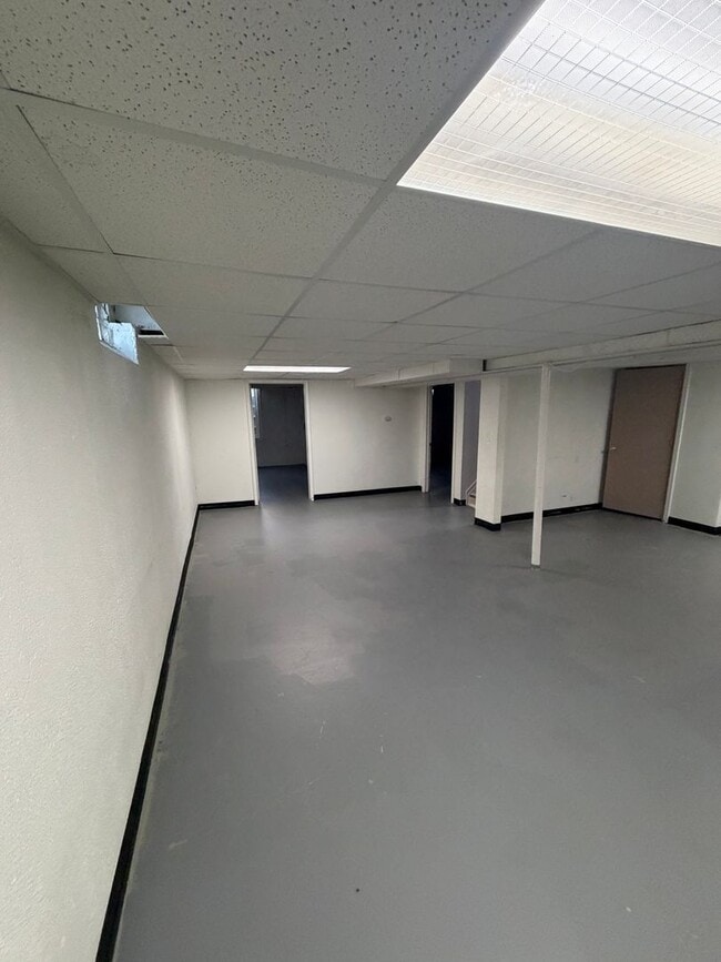 Building Photo - Charming Home in St. Clair Shores - PHOTOS COMING SOON