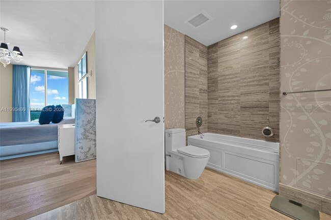 Building Photo - 15901 Collins Ave