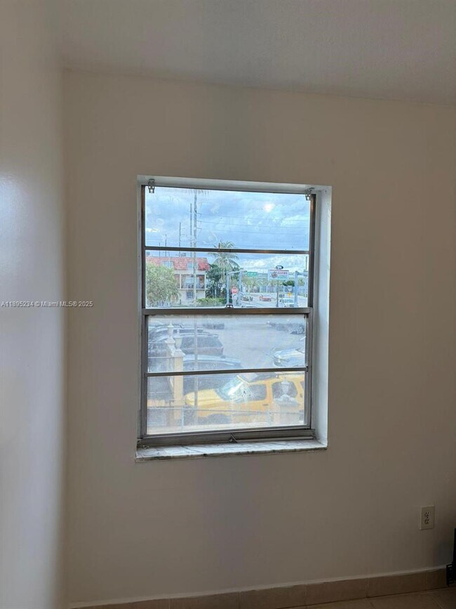 Building Photo - 6820 W Flagler St