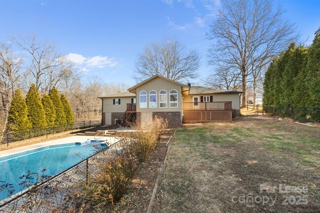 Building Photo - 130 Boulder Dr