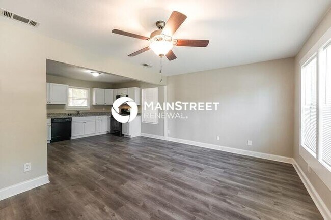 Building Photo - 3 Bedroom Pet-Friendly Home in CRANDALL, TX with Main Street Renewal