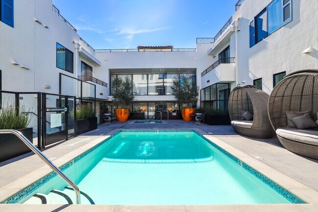 Building Photo - Unit Type: E1 | 1 Bed | 1 Bath
