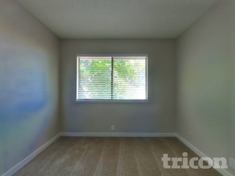 Building Photo - 1107 Nadene Dr