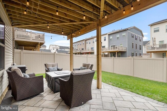 Building Photo - 5924 Pecking Stone St