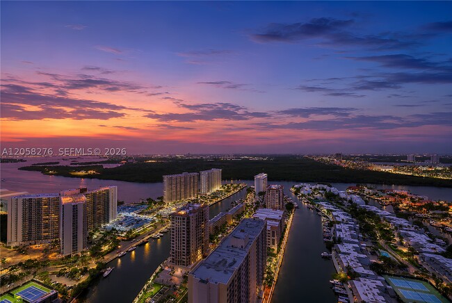 Building Photo - 16001 Collins Ave